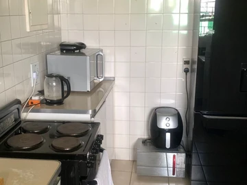 2 Bedroom Flat & Apartment