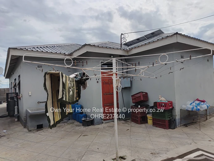 Zengeza 4 ext house for sale 