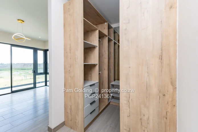 Ready to Move in Apartment in Great Location (Sole Mandate)