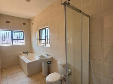 6 Bedroom House
