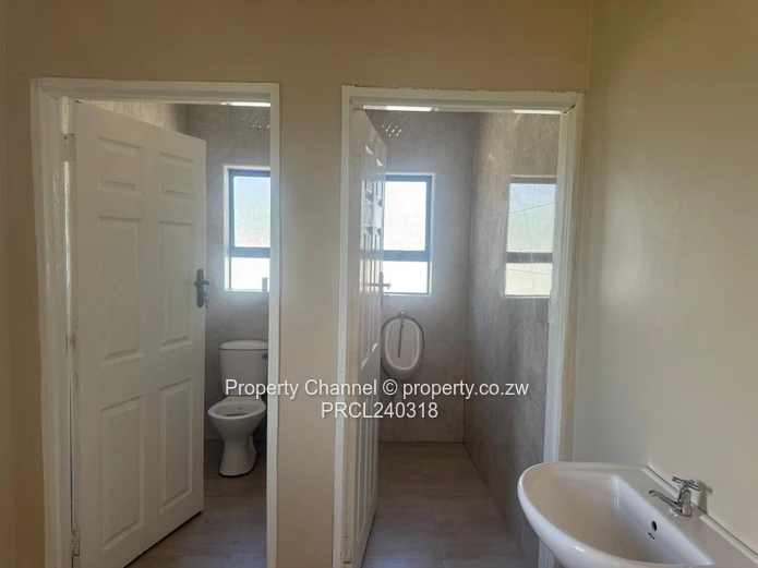 Versatile Commercial Property Near NRZ Industrial