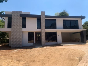 8 Unit Townhouse Complex