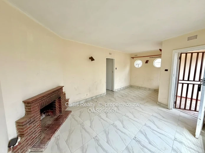 Conveniently Located Braeside House For Rent 