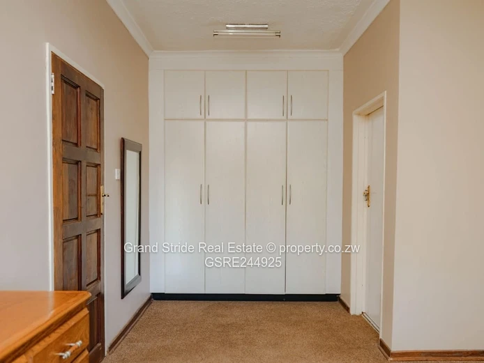 Immaculate House To Let In Helensvale