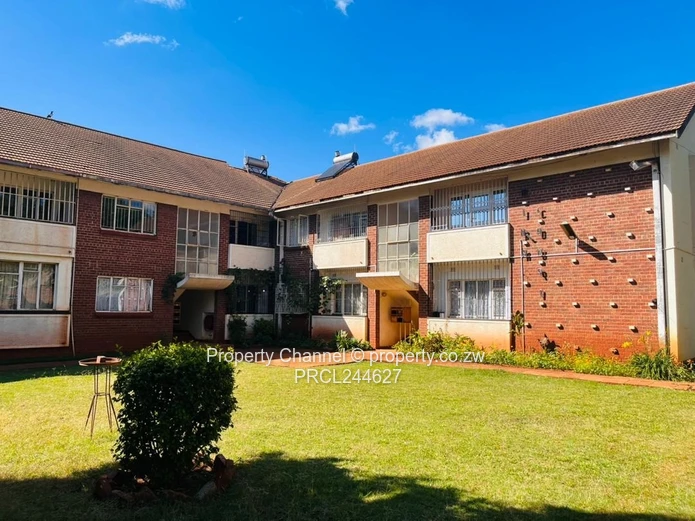 Spacious 2-Bed Flat in Belvedere with Borehole & Large Garden