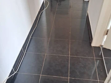 2 Bedroom Flat & Apartment