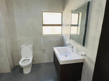 3 Bedroom Flat & Apartment