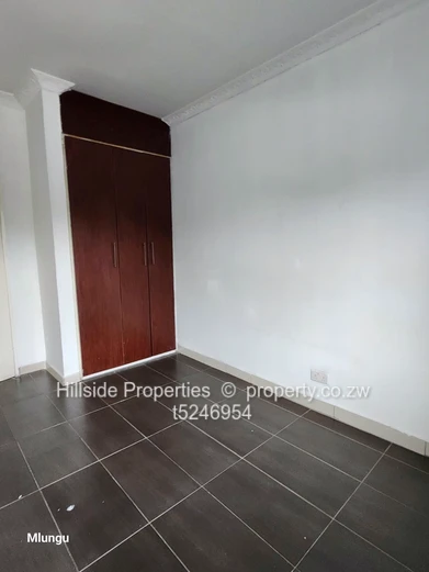 3bedroom apartment Newlands 