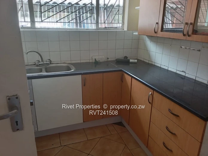 Dolphin Court Garden Flat To Let