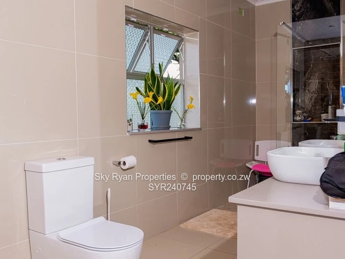 Kwekwe, Southwood House For Sale