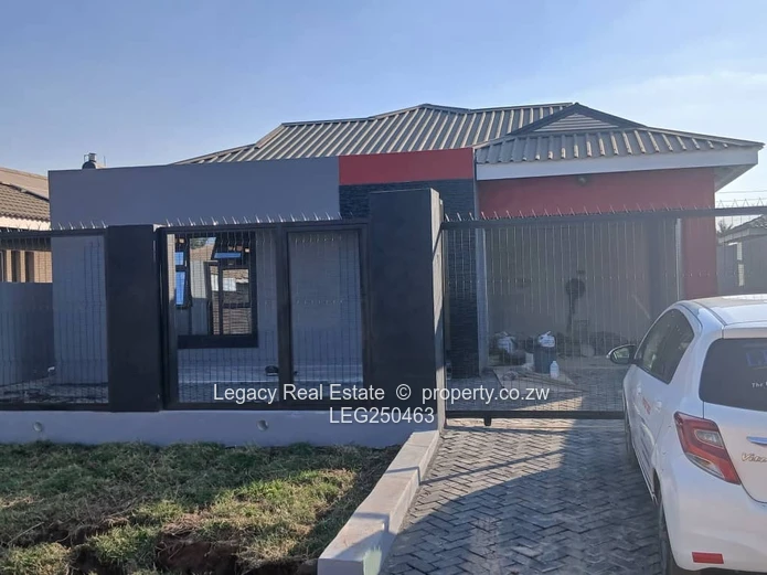 Contemporary 3-Bedroom Home With Premium Finishes,Move Into This Charming Avonlea Garden Flat Today