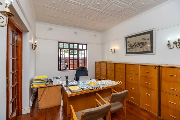 The Perfect Business Location: Close to the City & Major Hospital.