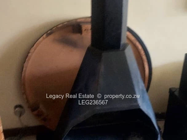 Urban Elegance: 2-Bedroom Garden Flat In Avondale