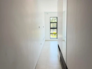 3 Bedroom Flat & Apartment