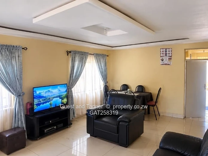 Cold Comfort - 4Br Family Home W/Borehole & 5Kva Solar