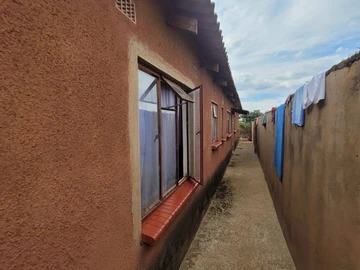 6 Bedroom House