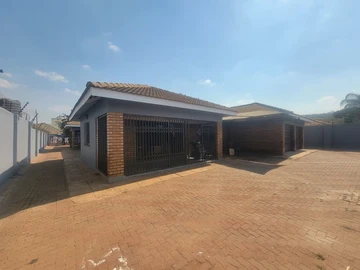 8 Bedroom House