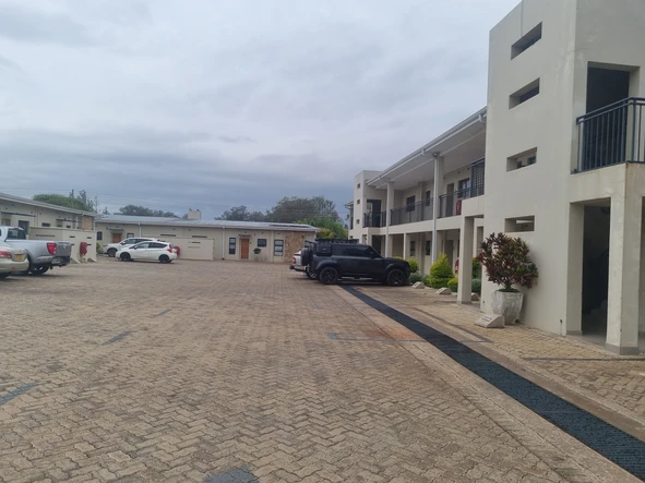 3 Bedroom Flat & Apartment