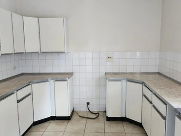 3 Bedroom Flat & Apartment