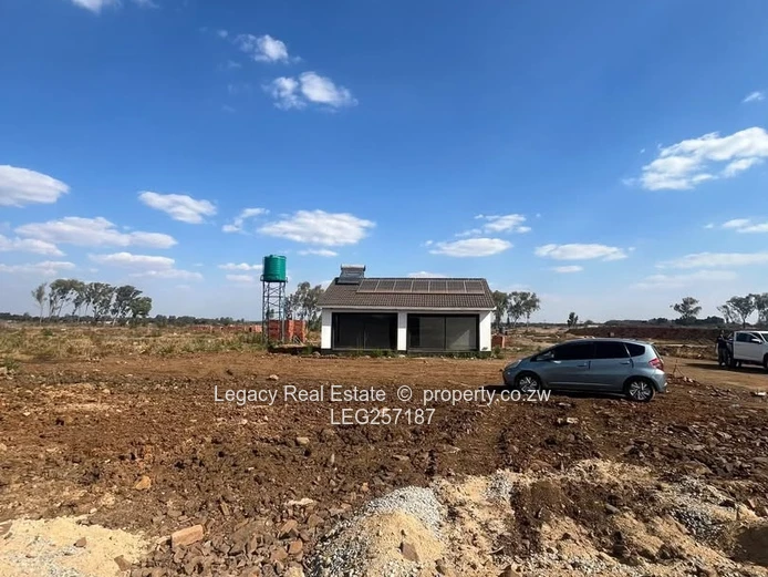 588m² Pomona Stand — Tarred Roads, Sewer & a 2bed cottage