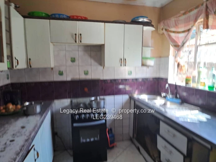 Dzivarasekwa Gunhill Family Home with ensuite & borehole