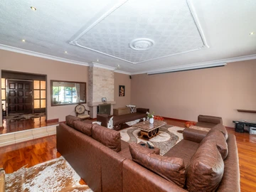 6 Bedroom House