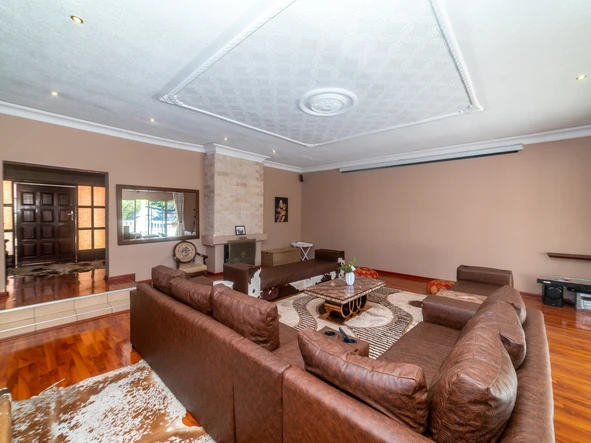 6 Bedroom House