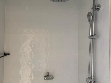 3 Bedroom Flat & Apartment