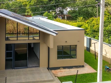 3 Bedroom Flat & Apartment