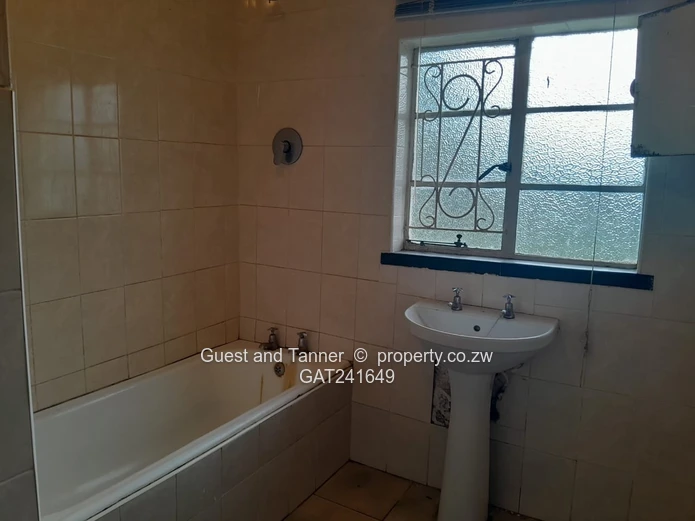 3 Bed House For Rent in Waterfalls