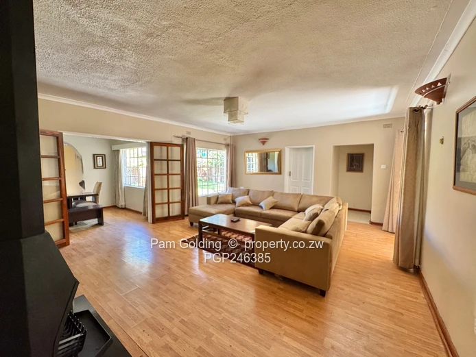 Furnished 3 bedroom Cottage - Helensvale 