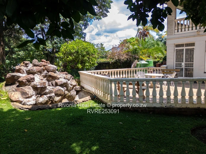 Gracious 5-Bed Colonial in Eastlea with Pool & Garden