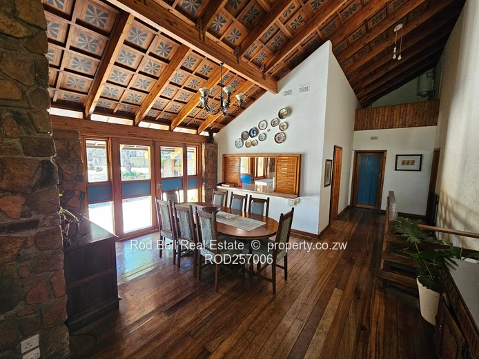 Large family home and cottage sitting on 6 acres with amazing views