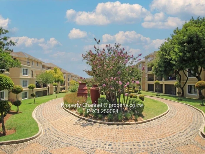 Spacious 2-Bed Apartment with Pool & Gardens in Midrand, Johannesburg, South Africa