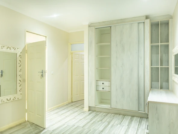 3 Bedroom Flat & Apartment