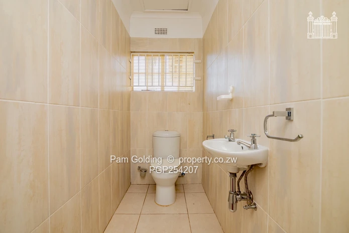 Immaculate Executive Home in Excellent location