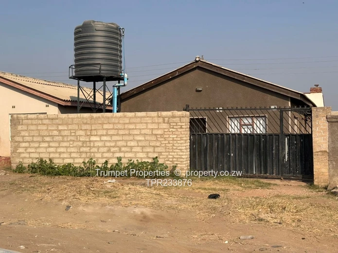 4-Bed Home in Chitungwiza - Borehole & Water Tank (Sole Mandate)