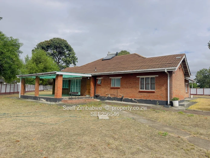 3 bed house on 4136sqm for sale in Old Windsor, Ruwa