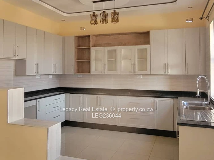 Executive Solar-Powered 5-Bedroom Cluster Home for Rent in Greendale,