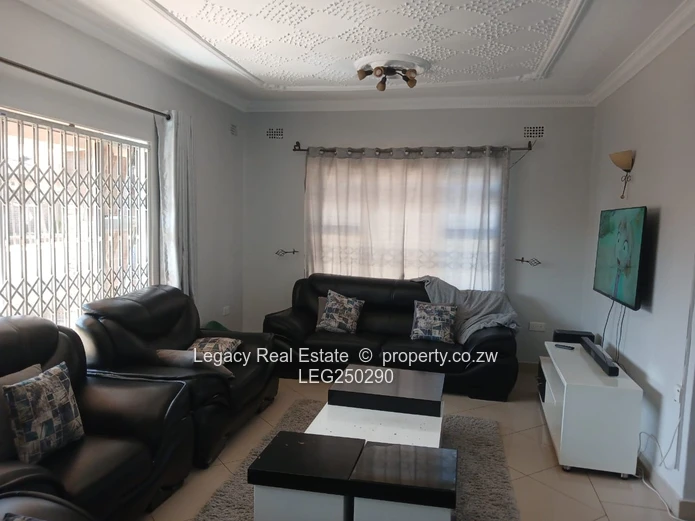 Madokero 3-Bed Brick Home - Borehole & Bright Lounge