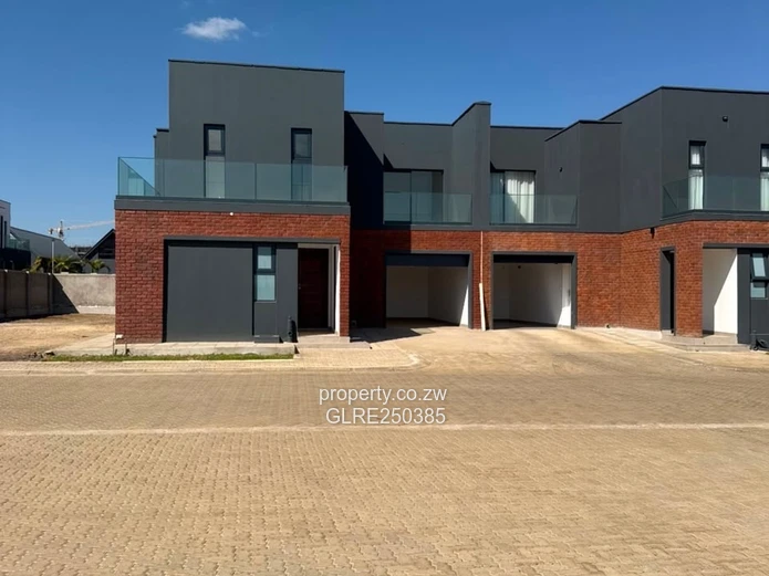 Contemporary 4-Bed Borrowdale Apt — Balcony & Borehole