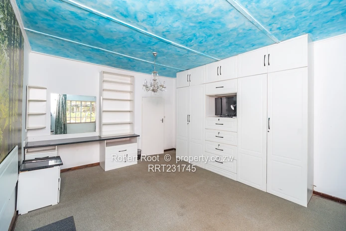 Prime office space along Ascot Road Avondale West!