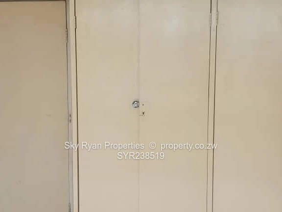 bedsitter in Avenues for sale 