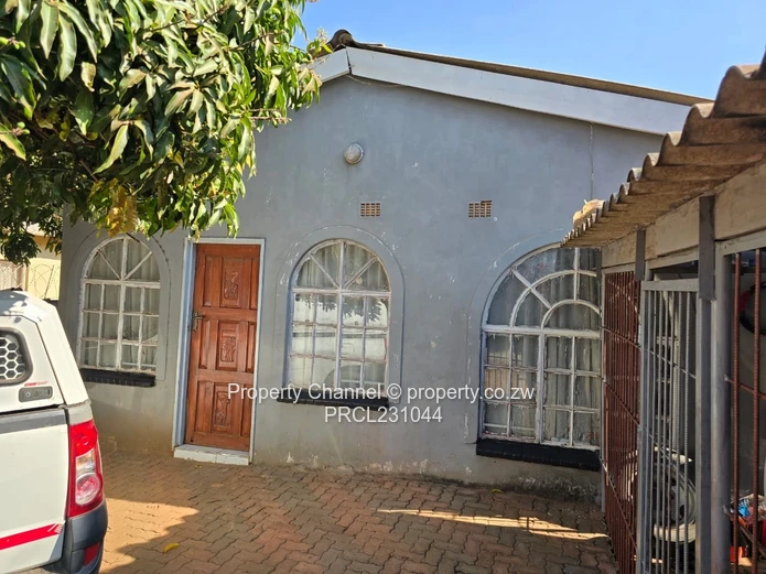 House For Sale In Kuwadzana!!!