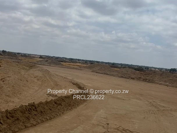 300 m² Cleared Stand in Nyabira – Level, Road Access