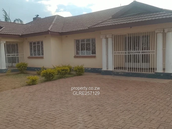 Tynwald 5-Bed Home with Garden & Double Garage