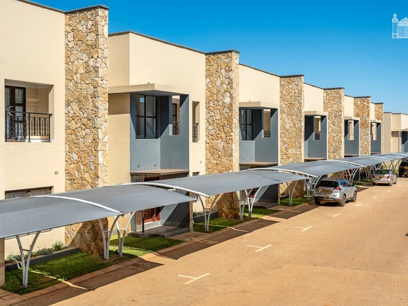 3 Bedroom Flat & Apartment