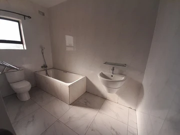 3 Bedroom Flat & Apartment