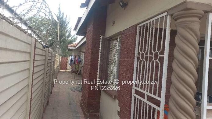 Neat modern family home!!!