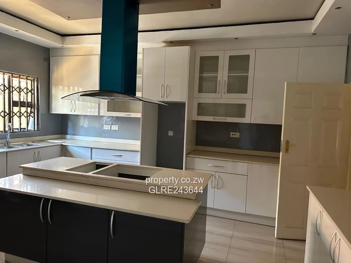 Mabelreign 5-Bed Brick Home — Secure, Borehole & Double Garage